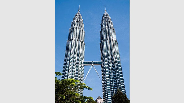 <p>The ACS Self-Climbing System ensures smooth construction progress during the building of the then highest building in the world with 452 m in Kuala Lumpur, Malaysia.</p><br/>