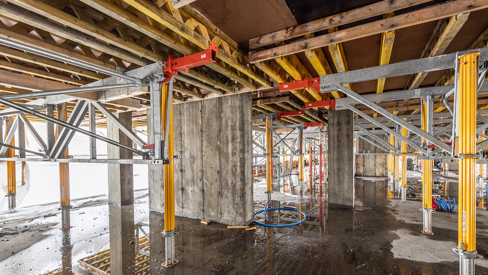 SKYTABLE not only maximized efficient crane time but also allowed for greater resource allocation to the forming level.