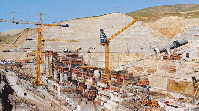 <p>The movable SKS Single-Sided Climbing Formwork begins its international success story with the construction of the world&amp;#39;s third largest dam in Turkey.</p><br/>
