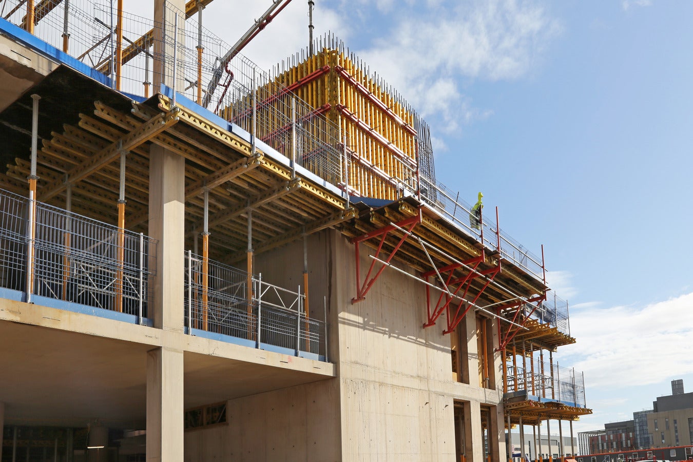 For all ground plans through the variable positioning of the girders – also polygonally, trapezoidal or overlapping.